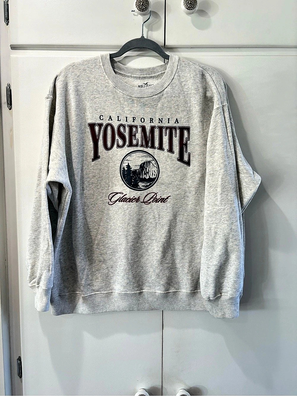 Hollister California Yosemite Glacier Point Graphic Sweatshirt Gray Medium